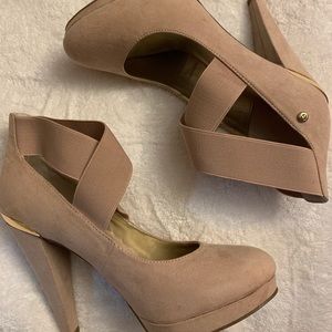 Guess Soft pink suede crisscross pumps
